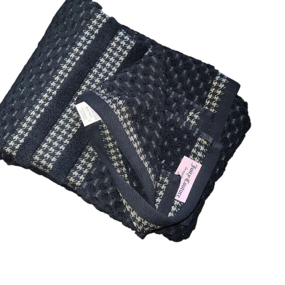 Black & Gold Juicy Couture Bath Textured Towel - 28x54